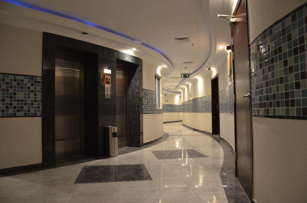 Al Waleed Palace Hotel Apartment Al Barsha Dubai Exteriör bild