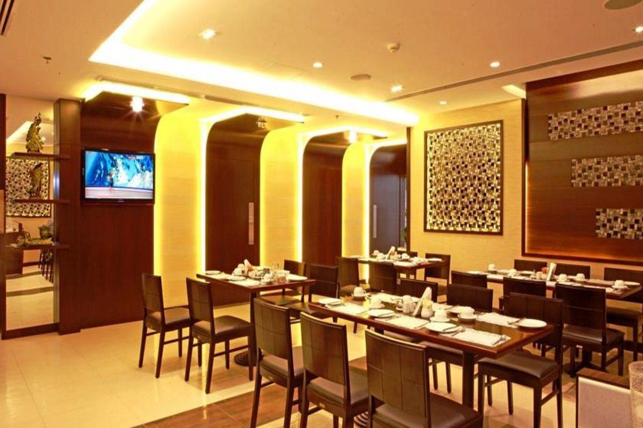 Al Waleed Palace Hotel Apartment Al Barsha Dubai Exteriör bild