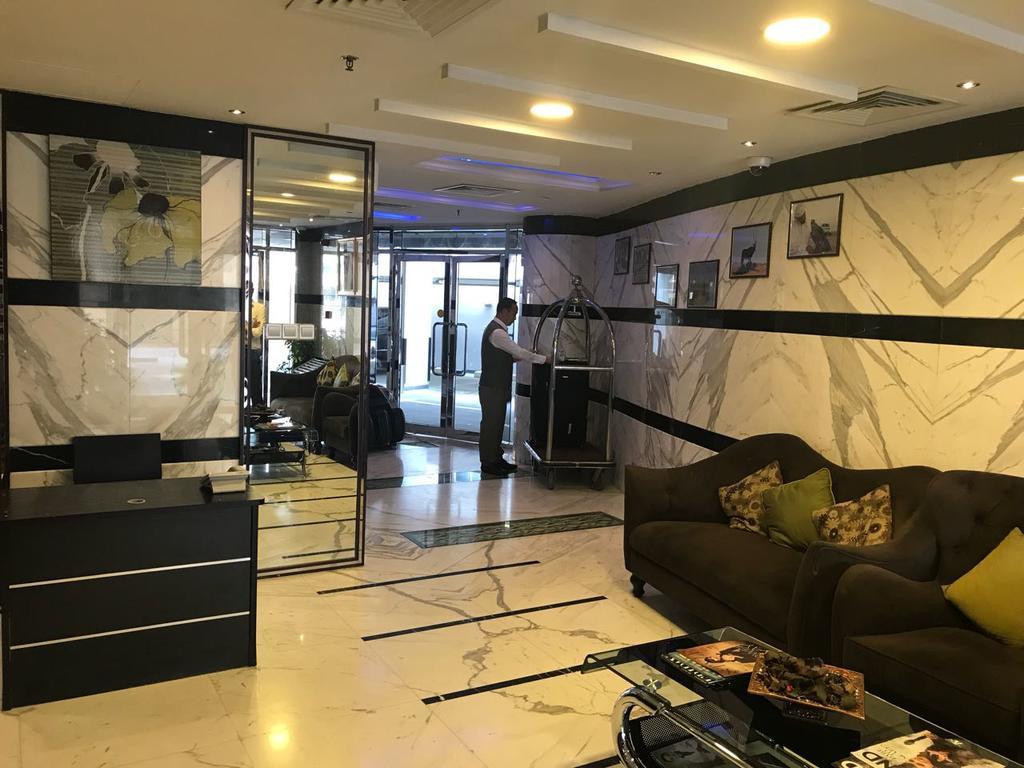 Al Waleed Palace Hotel Apartment Al Barsha Dubai Exteriör bild