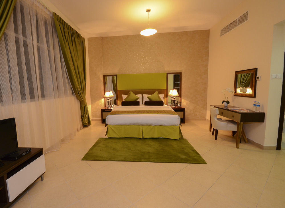 Al Waleed Palace Hotel Apartment Al Barsha Dubai Exteriör bild
