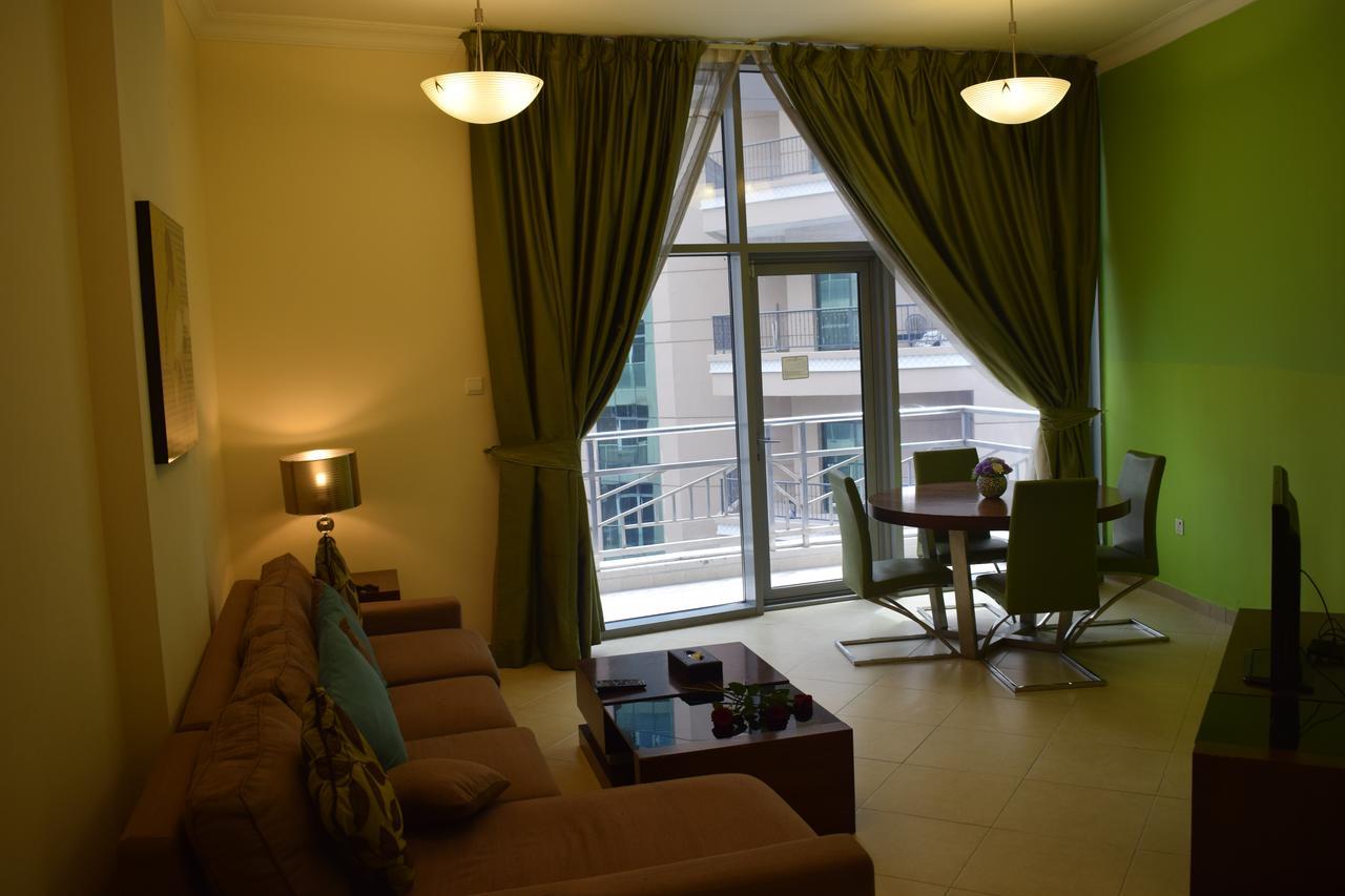 Al Waleed Palace Hotel Apartment Al Barsha Dubai Exteriör bild