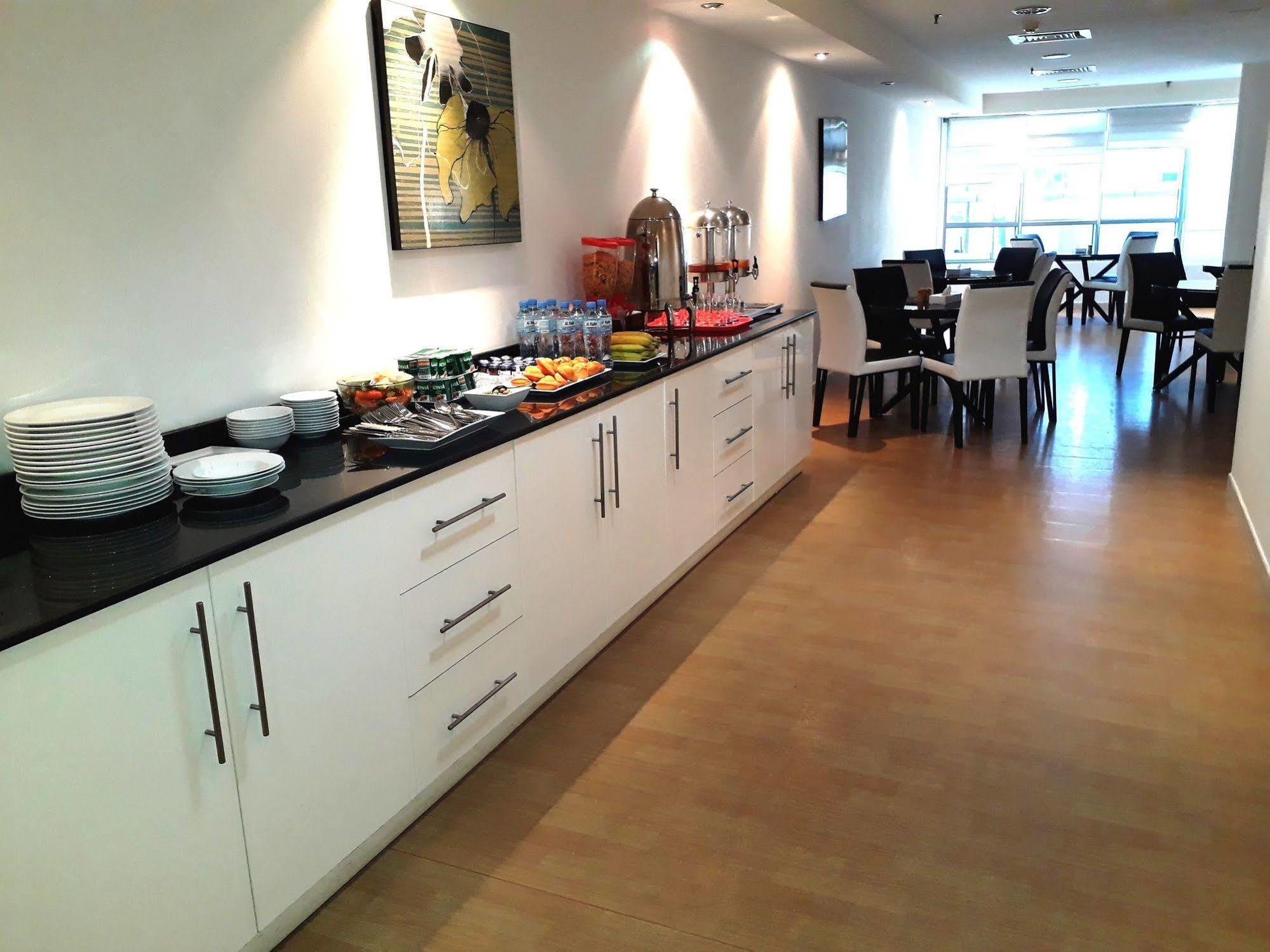 Al Waleed Palace Hotel Apartment Al Barsha Dubai Exteriör bild