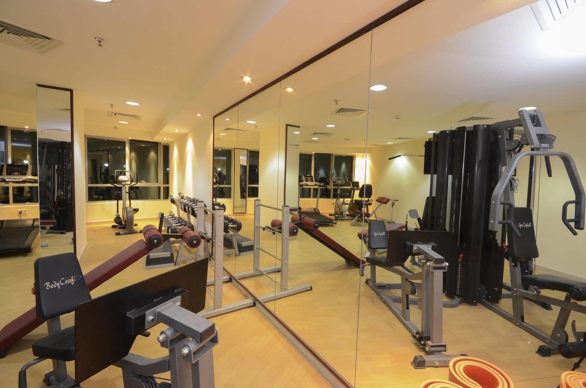Al Waleed Palace Hotel Apartment Al Barsha Dubai Exteriör bild