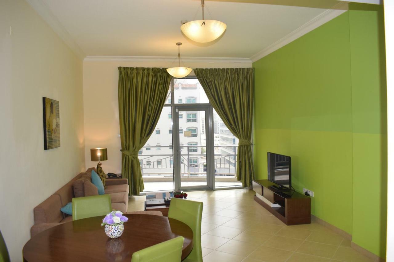 Al Waleed Palace Hotel Apartment Al Barsha Dubai Exteriör bild
